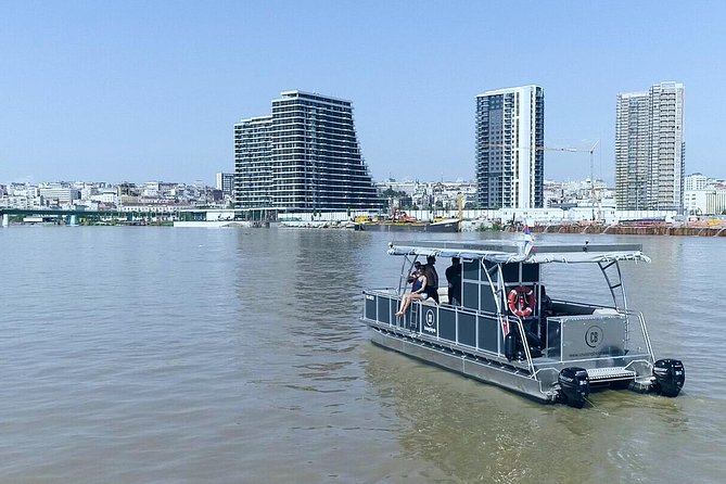 2 hours / Sightseeing Boat cruise Drinks Included - Key points at a glance