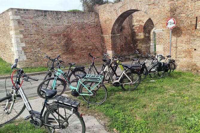 Belgrade E-Bike Tour: Power Glide! - Tasmajdan Park and Slavija Square: Green Breaks and Traffic Clues