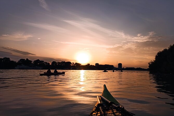 Belgrade sunset kayak tour - Why kayaking the Danube at sunset feels different