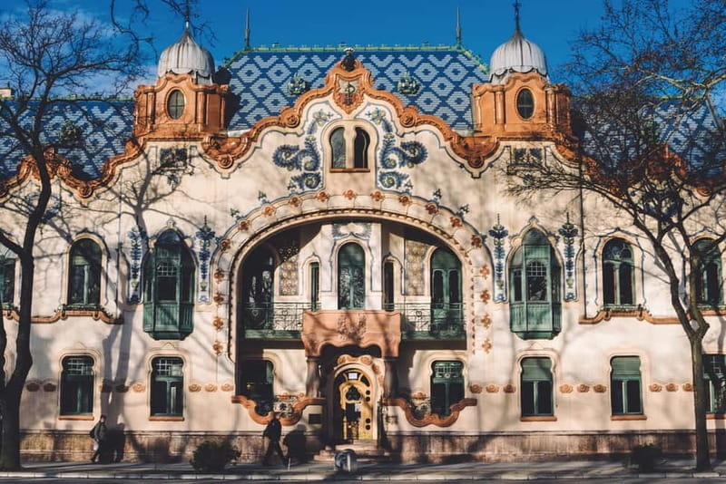 Belgrade: Zemun and Subotica City Full Day Tour - A snack break at Zucker’s Bagels and Smoked Fish