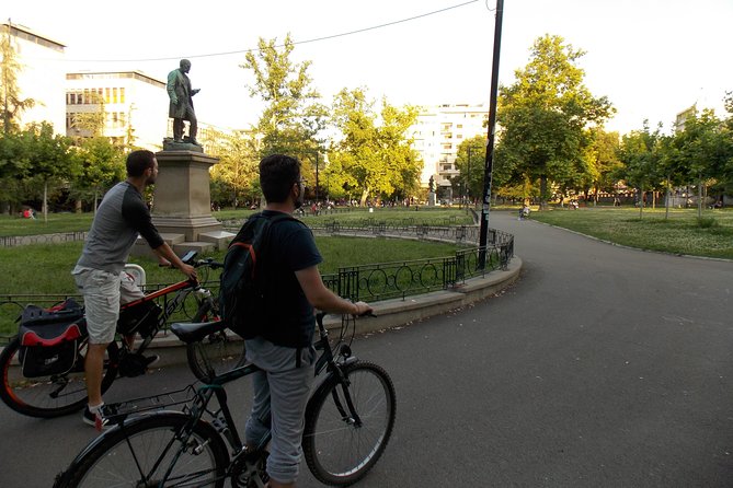 Cycling the parks, ride through the ages - Stop 4: Royal Palace at Pionirski park, Old and New together