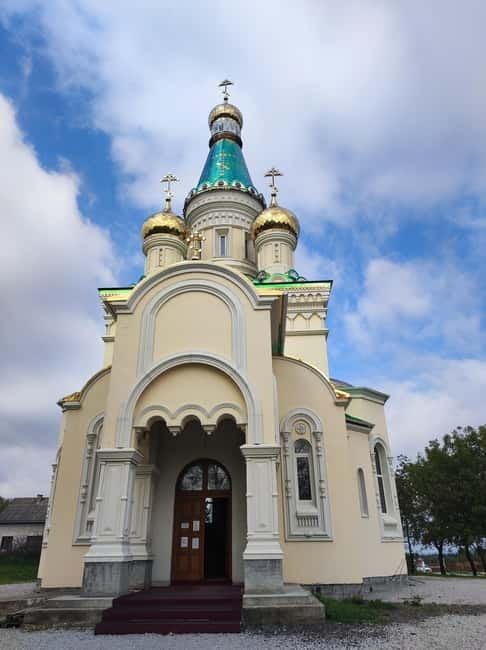 From Novi Sad: Sremski Karlovci and Krusedol Monastery Tour - Krušedol Monastery: Serbian Orthodox heritage on Fruška Gora