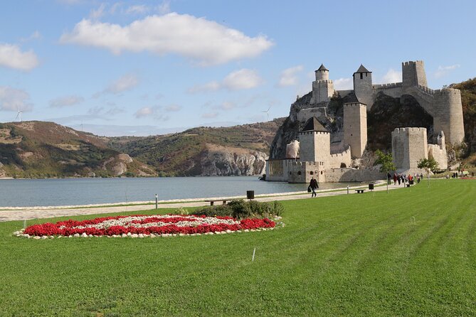 Full-Day Tour along Danube with Three Stronghold Sightseeing and Wine Tasting - Key things to know before you go on this Danube fortresses and wine day