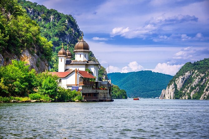 Iron Gate NP Tour with 1-hour speedboat ride + 2 viewpoints - Golubac Fortress: where the Danube feels wide and dramatic