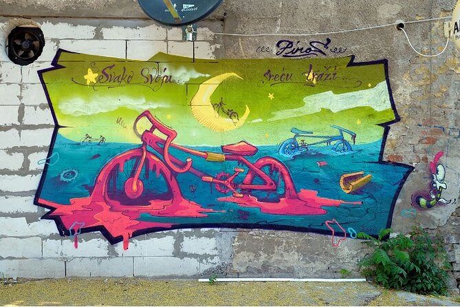 Private Belgrade Street Art Tour - Stop 1: National Museum Belgrade, art inside vs art on the street