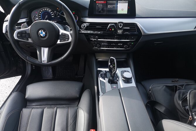 Private Limo Transfer from Beograd Airport to Belgrade downtown - Inside the limo: comfort, small extras, and a useful start